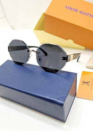 Набор женские солнцезащитные очки, коробка, чехол + салфетки 21235496